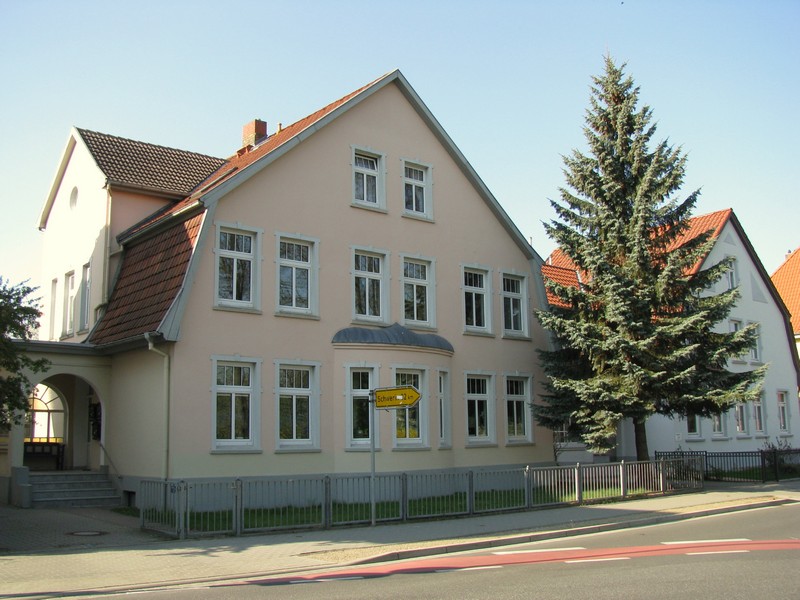 Grevesmhlen; Villa in der Rudolf-Breitscheid-Strae, Grevesmhlen 21.04.2011