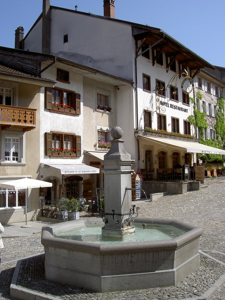 Greyerz, Marktbrunnen an der Marktgasse (28.05.2012)