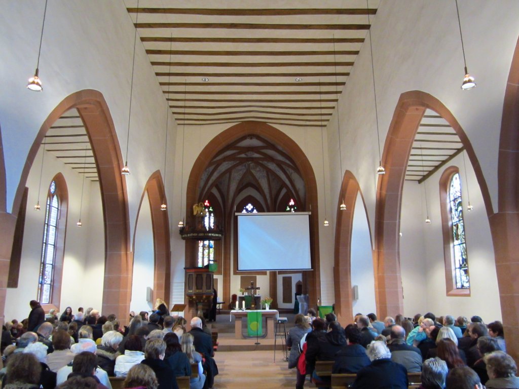 Gro-Umstadt, Langschiff der Ev. Stadtkirche (17.02.2012)