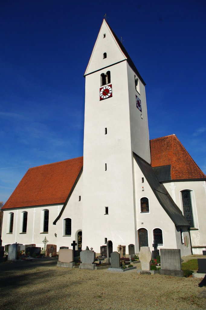 Grnenbach, St. Otmar Kirche, erbaut Ende des 17. Jahrhunderts, Turm aus dem 14. Jahrhundert (30.10.2011)