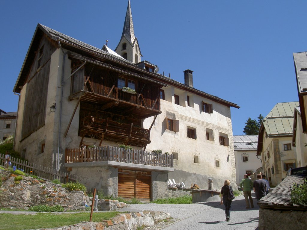 Guarda, Hauptstrasse und Reformierte Kirche, (22.08.2010)