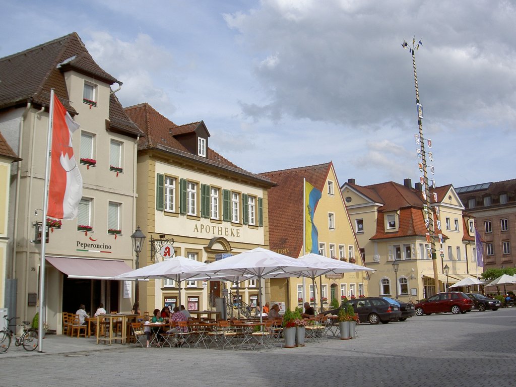 Gunzenhausen, Marktplatz mit Stadtapotheke (15.06.2013)