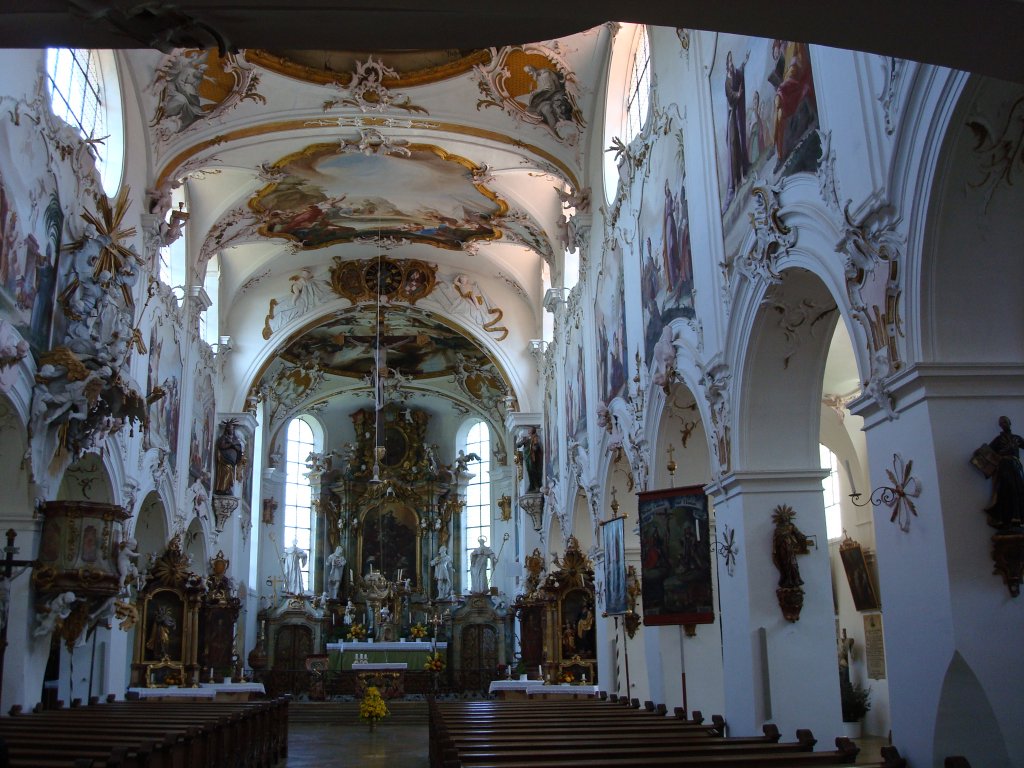 Gutenzell an der Schwbischen Barockstrae,
ehem.Klosterkirche mit prachtvoller Ausstattung,
Aug.2008