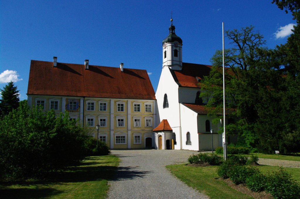 Gutenzell, ehem. Nonnenkloster des Zisterzienserorden, 
gegrndet im 13. Jahrhundert, Landkreis Biberach (18.05.2011)