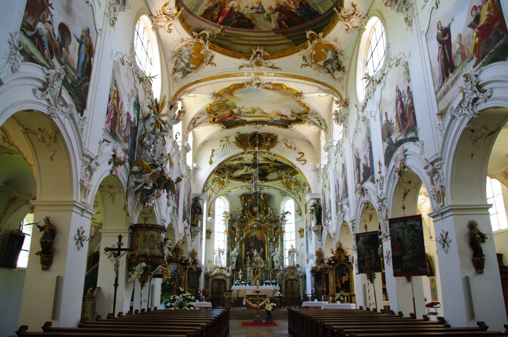 Gutenzell, Klosterkirche St. Kosmas und Damian, Langhaus und 
Hochaltar, Landkreis Biberach (18.05.2011)