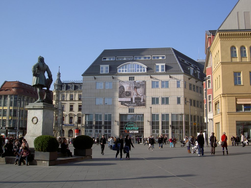 Halle, Marktplatz mit Hndeldenkmal (15.03.2012)