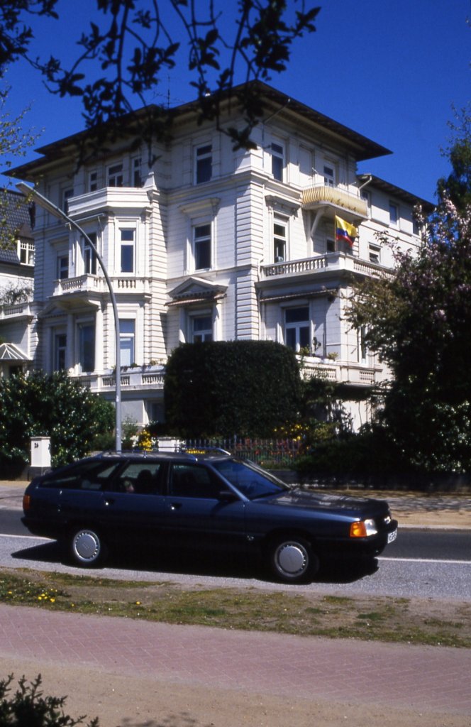 HAMBURG, 10.05.1989, eine Villa in der Strae Bellevue im Stadtteil Uhlenhorst (eingescanntes Dia)