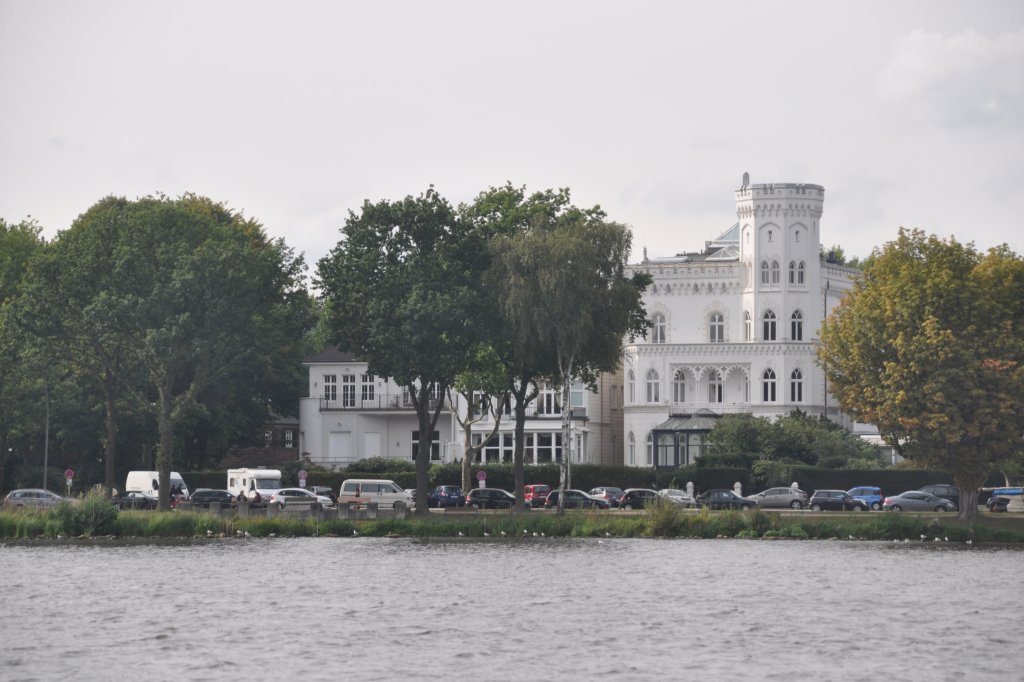 HAMBURG, 20.09.2012, Schner Wohnen an der Auenalster im Stadtteil Harvestehude