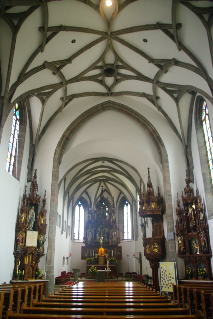 Haslach an der Mhl, neogotische Ausstattung der St. Nikolaus Kirche (06.04.2013)