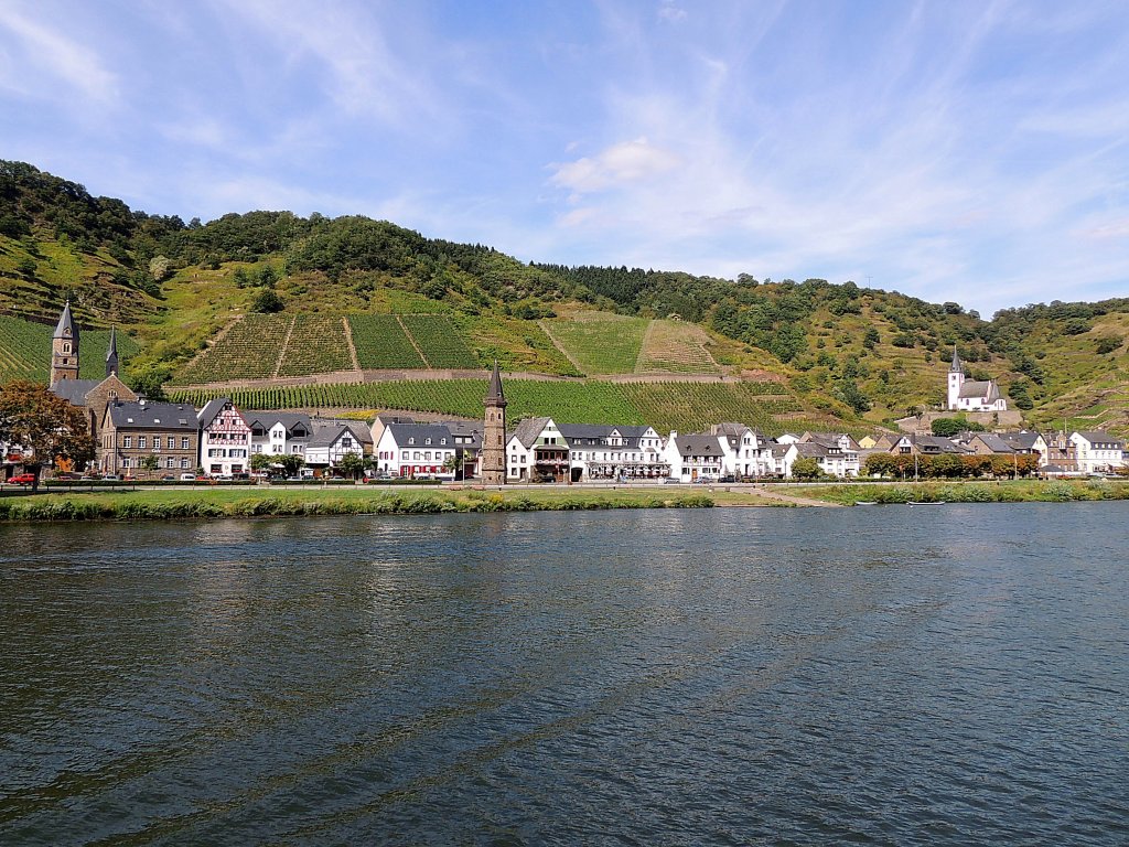 Hatzenport an der Mosel, wurde erstmals 1135 urkundlich erwhnt, und ist mit Kulturdenkmlern reich gesegnet; 120822