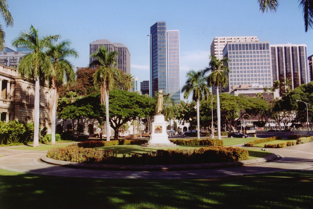 Hawaii, Honululu, Kamehameha Platz (20.03.2003)