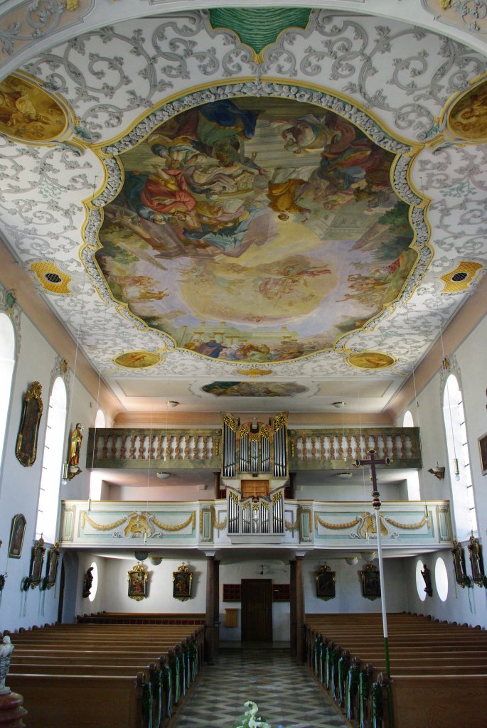 Hawangen, Orgelempore und Deckengemlde der St. Stephan Kirche (05.05.2011)