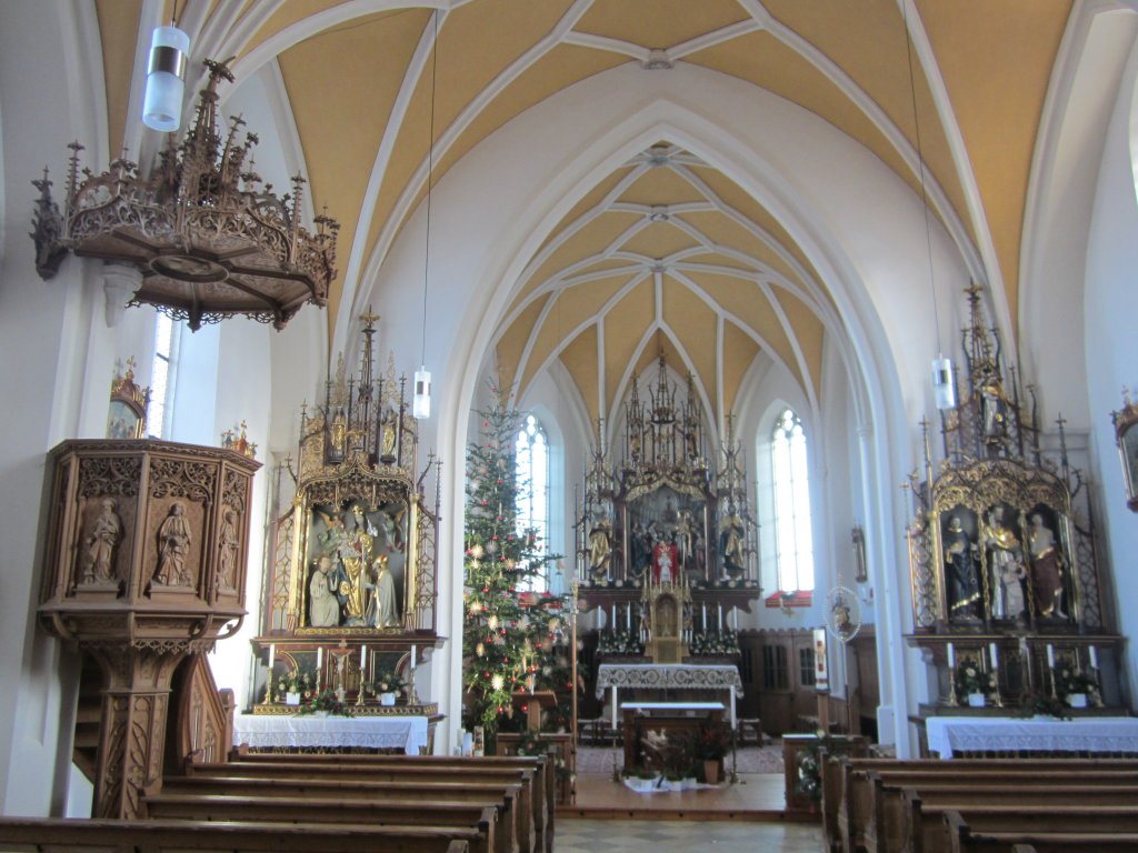 Heldenstein, neugotische Ausstattung von 1897 der St. Rupert Kirche (30.12.2012)