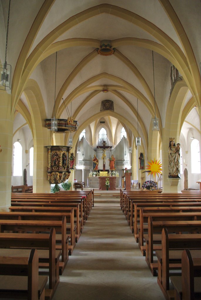 Herbstein, Altre und Kanzel der St. Jakobus Kirche (17.05.2009)