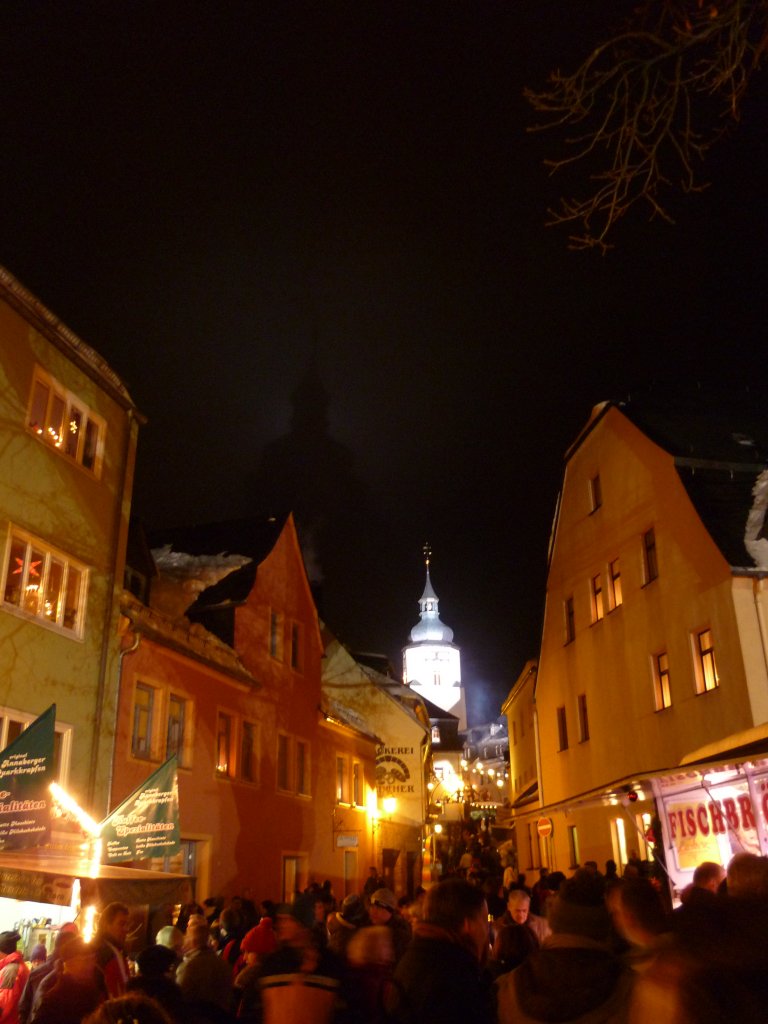 Hier ist am 15.12.12 das Schloss in Schwarzenberg/Erzg. zusehen, mit einer Reflektion am Himmel.