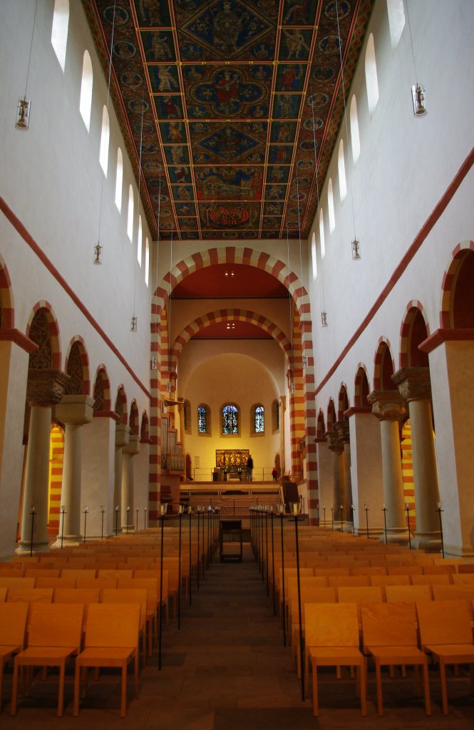 Hildesheim, St. Michaelis Kirche am Michaelisplatz, erbaut von Bischof Bernward ab 
1007 (10.05.2010)