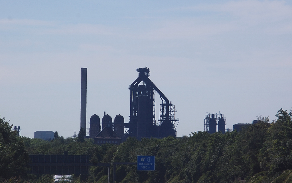 Hochofen von der Autobahn bei Duisburg Beek aufgenommen. 2.6.2011