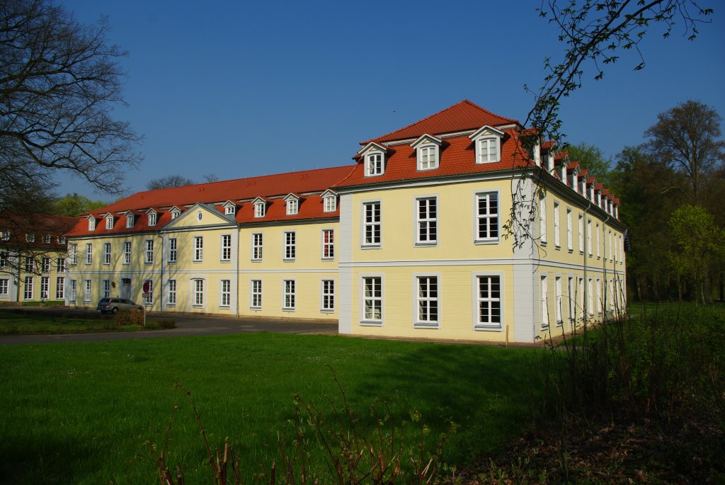 Hofgeismar, Gebude der Ev. Akademie im Park Gesundbrunnen (12.04.2009) 