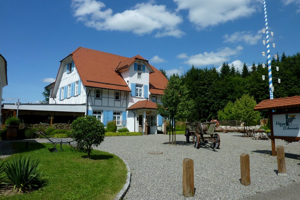 Hofgut und Waldwirtschaft Elchenreute bei Bad Waldsee, beliebte Einkehr im Grnen Aug.2012