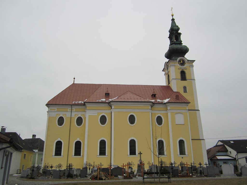 Hofkirchen, Pfarrkirche St. Ulrich, sptbarocke Saalkirche, erbaut ab 1636 (06.04.2013)
