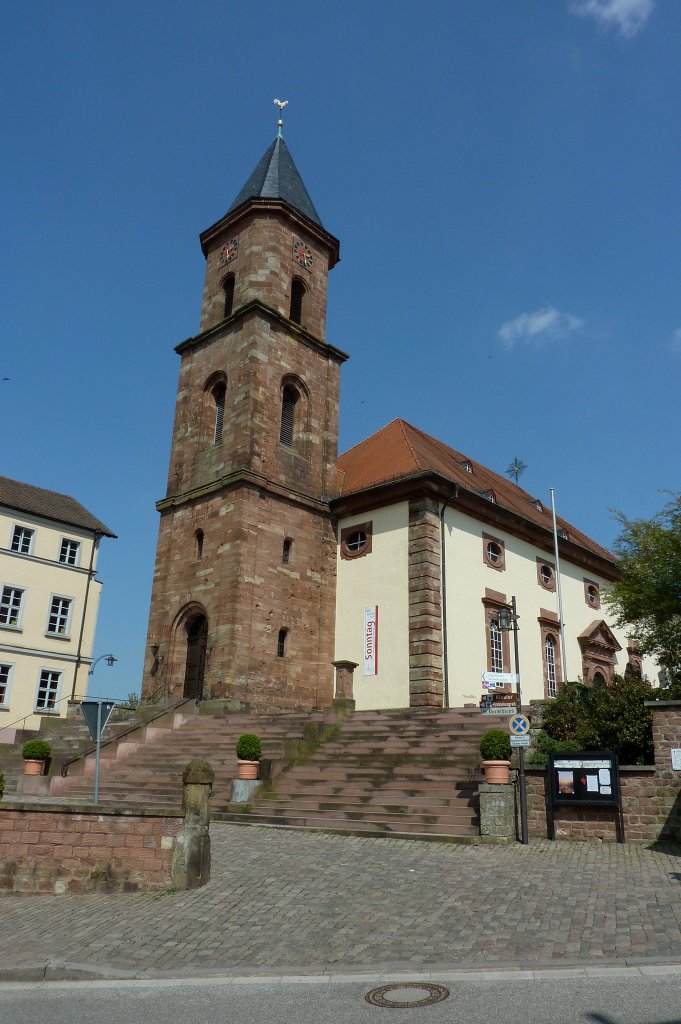 Hornbach in der Sdwest-Pfalz, die protestantische Klosterkirche im sptbarock-klassizistischem Stil wurde 1785-86 erbaut, der Turm stammt von 1844, April 2011