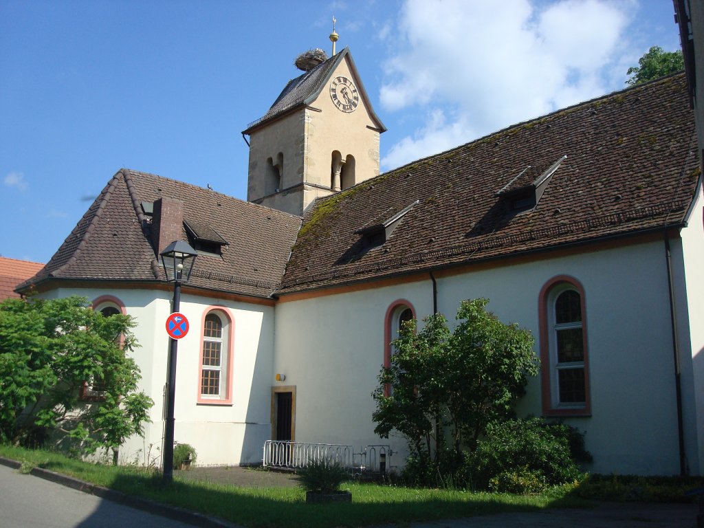 Hgelheim im Markgrflerland,
die evangelische Kirche geht zurck auf das Jahr 1113,
Juni 2010