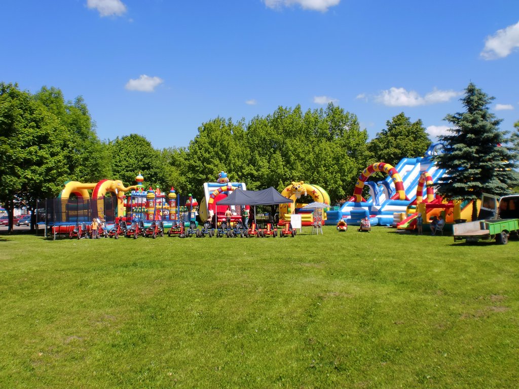 Hpfburg und Bobbycar fr kleinen Festbesucher in Gubin, 04.06.10