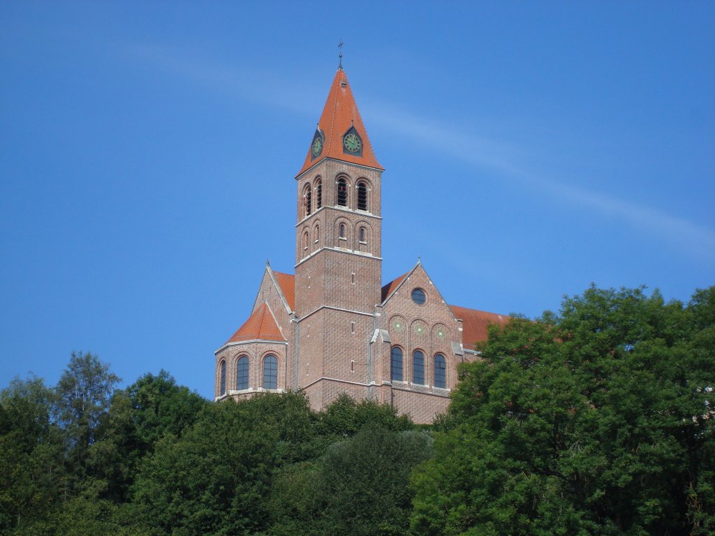 Hundersingen in Oberschwaben,
Pfarrkirche St.Martin hoch ber der Donau,
in Neuromanik erbaut 1905-06,
Aug.2008