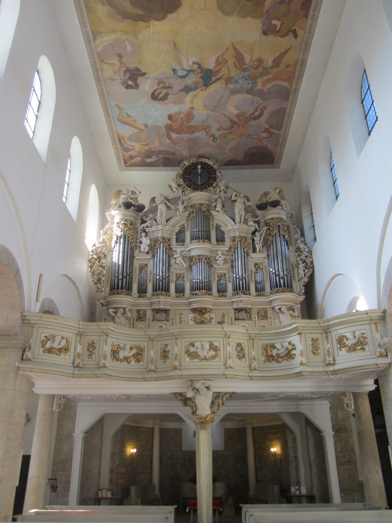 Huysburg, Orgel der Klosterkirche, erbaut 1760 durch Orgelbauer Adolar Papenius, 
Prospekt von Bildhauer Bartholdi (01.10.2012)