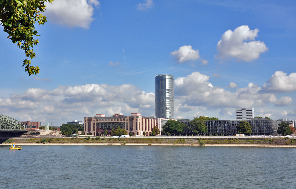 Hyatt Hotel und Klner Triangle (Hochhaus) in Kln-Deutz - 21.09.2010