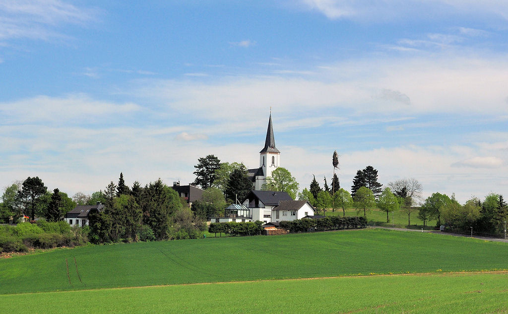 Idyllisch gelegenes kleines  Eifeldorf  - -Name: Eschweiler - gehrt zu: Stadt Bad Mnstereifel - ist im: Kreis Euskirchen. 05.05.2010