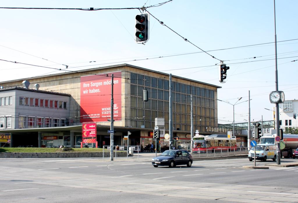 Ihn gibt es nicht mehr: Der Wiener Sdbahnhof wurde abgerissen!

Am 9.9.2009 stand er noch und diente seinem Bestimmungszweck.