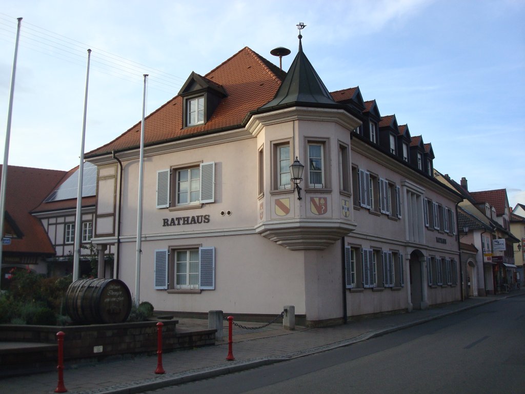 Ihringen am sdlichen Kaiserstuhl,
die wrmste Stadt Deutschlands,
das Rathaus,
Nov.2009