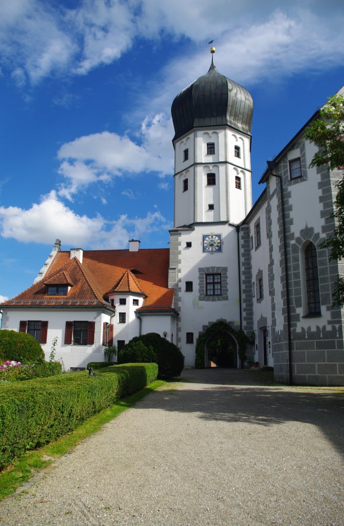 Illertissen, Vhlinschlo mit Rokokokapelle, Kreis Neu-Ulm (16.08.2011)