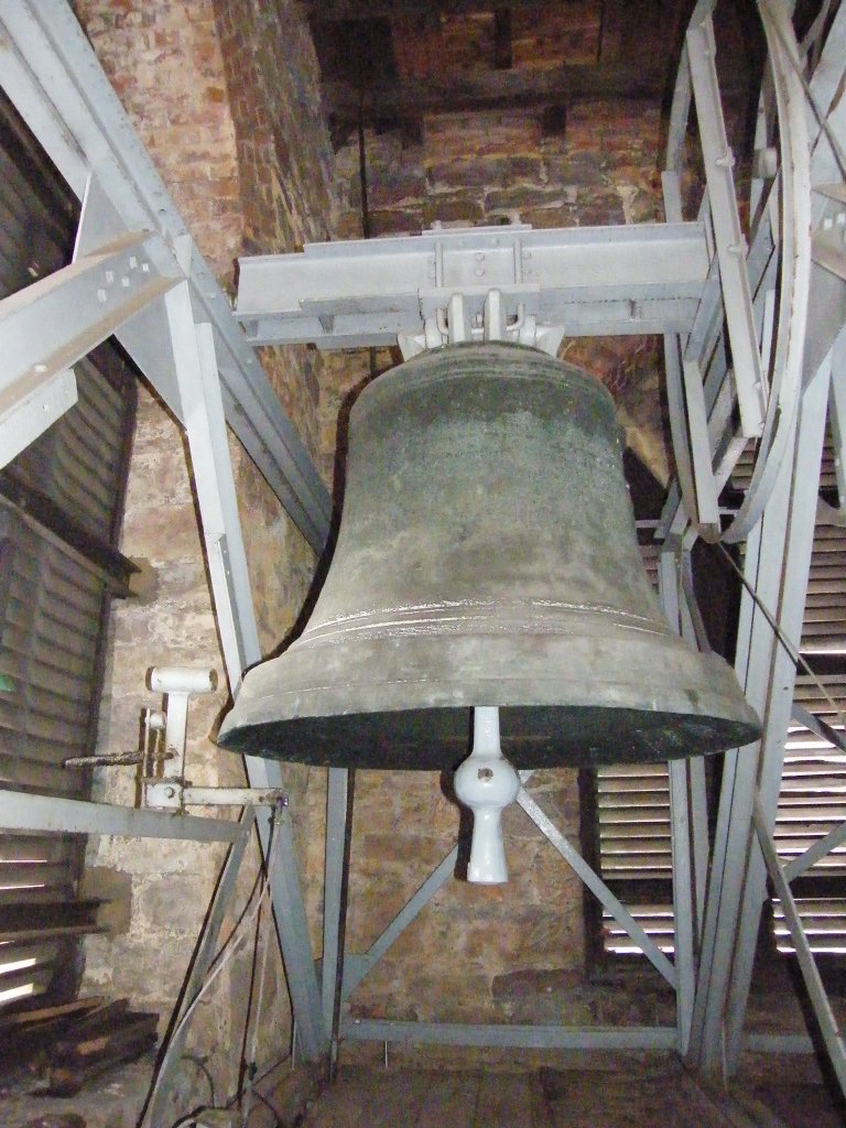 Im Glockenturm der St.Joseph Kirche in Kassel Rothenditmold bei einer Turmfhrung. Es sind vier Glocken vorhanden. Die lteste ist ber 350 Jahre alt und stammt vor dem Krieg aus Breslau. Diese Kirche wurde erst 1906 erbaut.