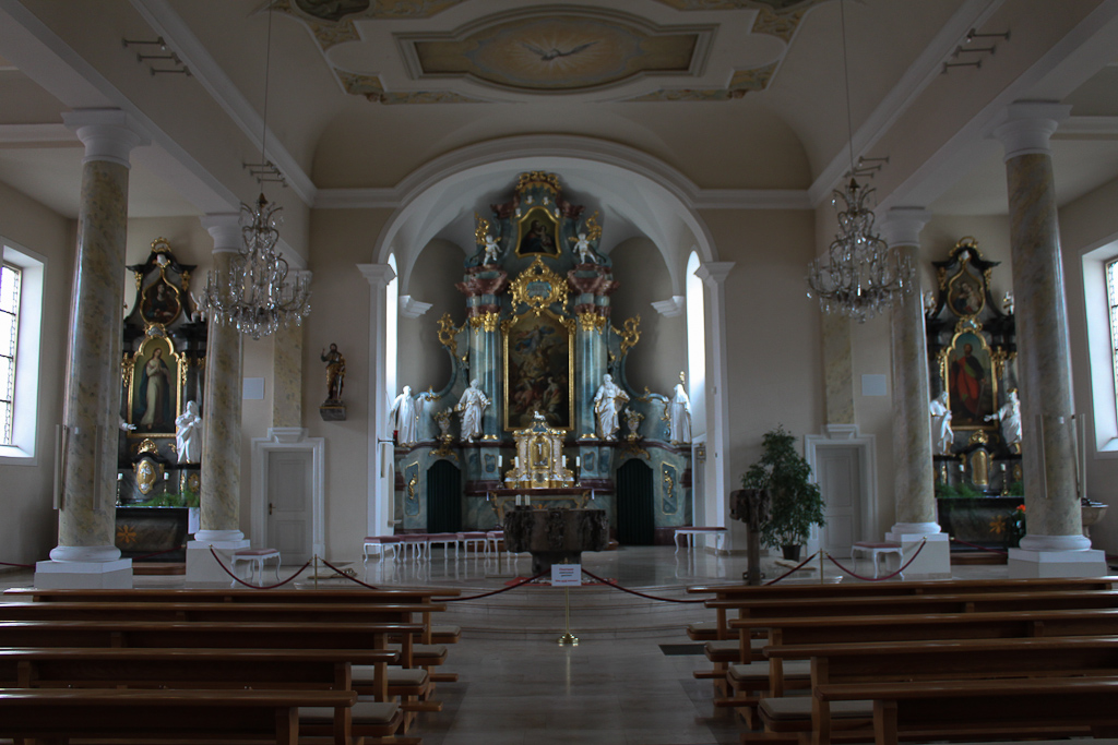 In Bad Krozingen die St.Alban Kirche, der Hochaltar am 18.03.2013 um 11:45h.
Weitere Info´s dieser Kirche finden sie hier > http://seelsorgeeinheit-bad-krozingen.de/index.php?id=34