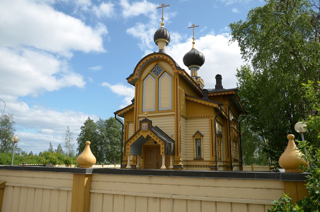 In russischem Stil in Holzbauweise errichtete Orthodoxe Peter-und-Paul-Kirche (1884). (13.06.2011)