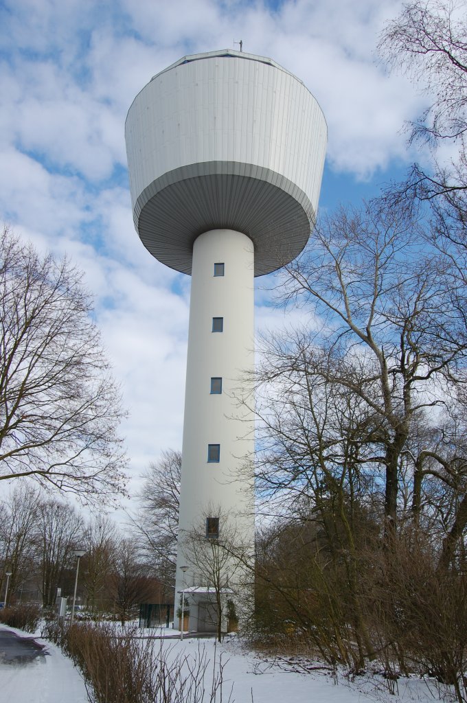 In Viersen Dlken Steht dieser Turm, der in seiner Spitze ein Restaurant beheimatet. Foto 16.2.2010