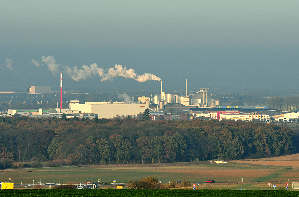 Industriegebiet in Euskirchen mit Zuckerfabrik im Hintergrund - 05.11.2011