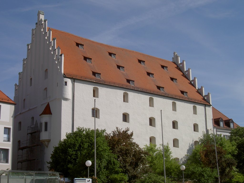 Ingolstadt, Herzogskasten, erbaut ab 1255, sptere Verwendung als Getreidespeicher 
(13.05.2007)