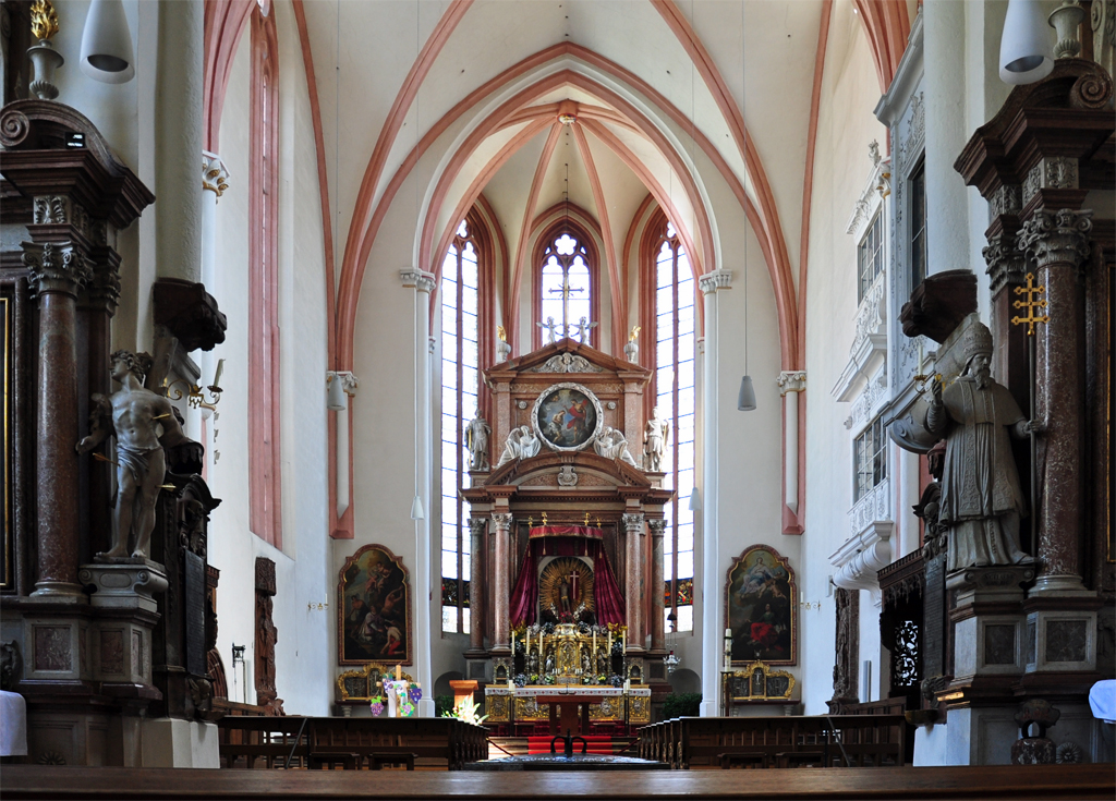 Innenansicht der Kirche  S. Peter und Joh. d. Tufer  in Berchtesgaden - 26.04.2012