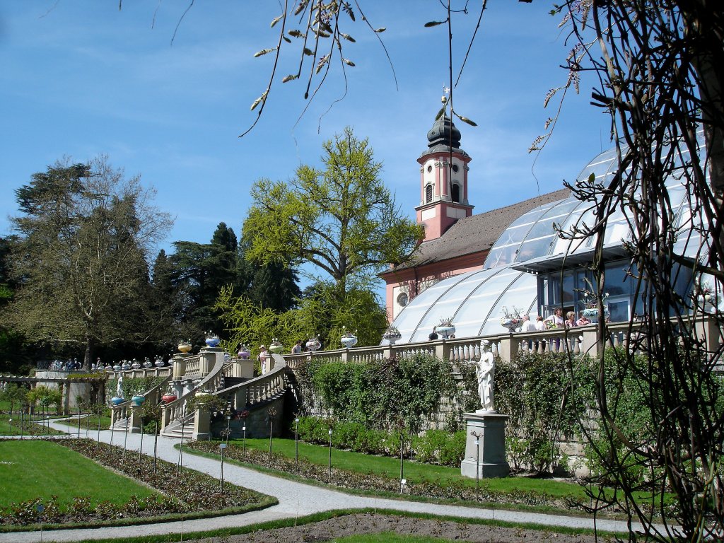 Insel Mainau, Blick auf die Kirche und das Orchideenhaus, April 2007