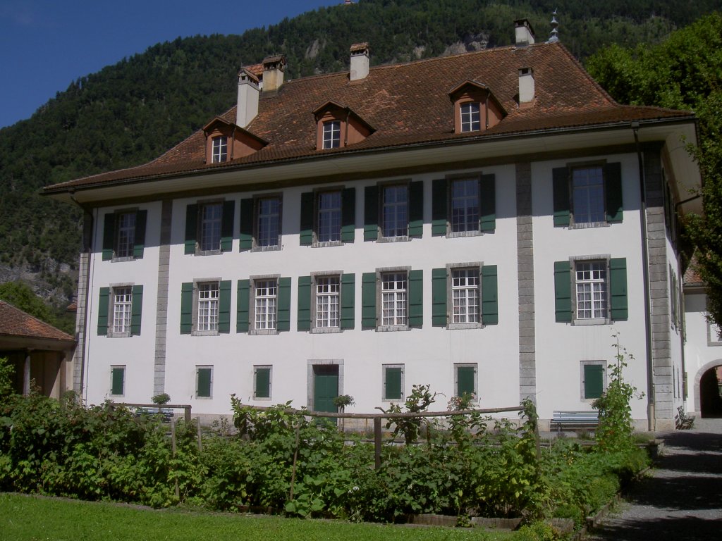 Interlaken, ehemalige Augustinerprobstei, erbaut 1748, heute Sitz des 
Konkursamtes, Kanton Bern (01.08.2010)