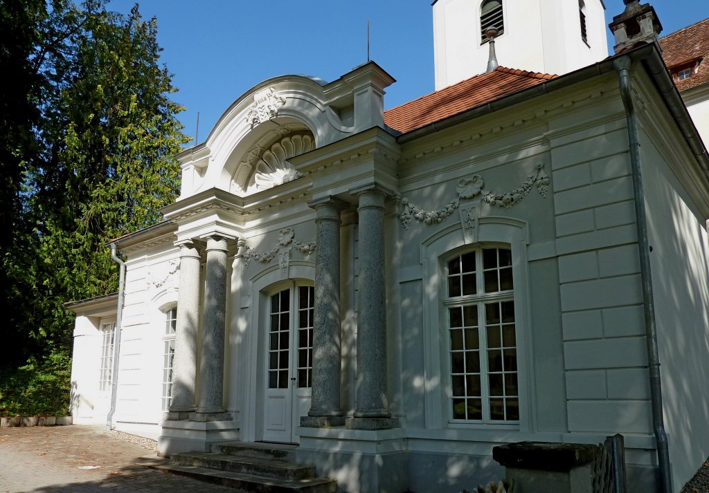 Inzigkofen, das frstliche Teehaus mit dem Eingangsportal, Mai 2012