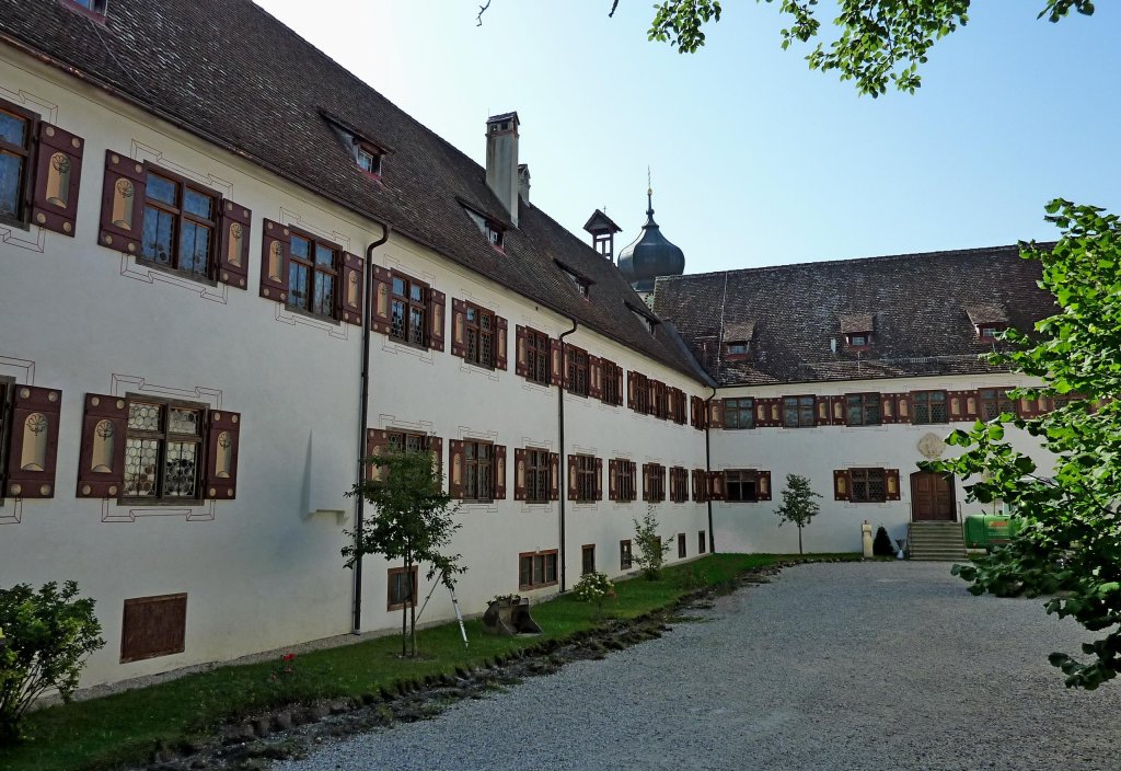 Inzigkofen, das Konventgebude wurde 1659 von Michael Beer erbaut, ist eines der frhesten Barockbauten in Sddeutschland, Mai 2012