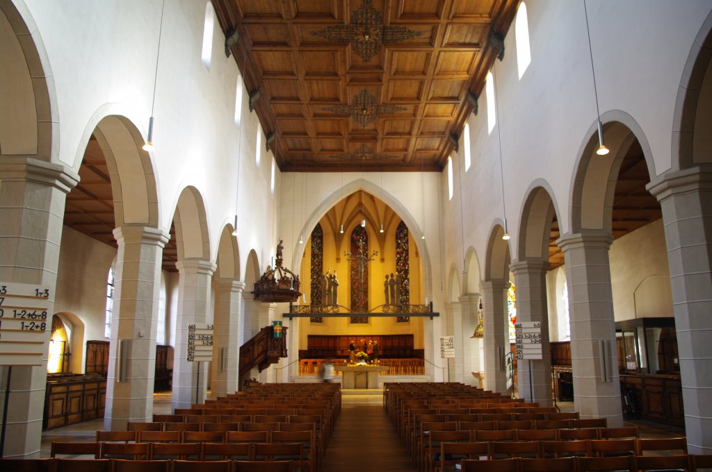 Isny, Ev. Pfarrkirche St. Nikolaus mit Fresken von 1480, Chor erbaut 1508, 
sehenswerte Kirchenbibliothek in der Sakristei (30.10.2011)