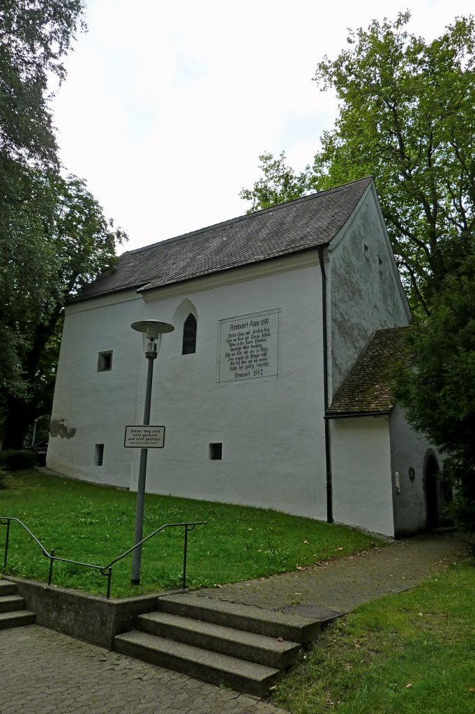 Isny, die lbergkapelle, eine ehemalige Friedhofskapelle aus dem 15.Jahrhundert, Aug.2012