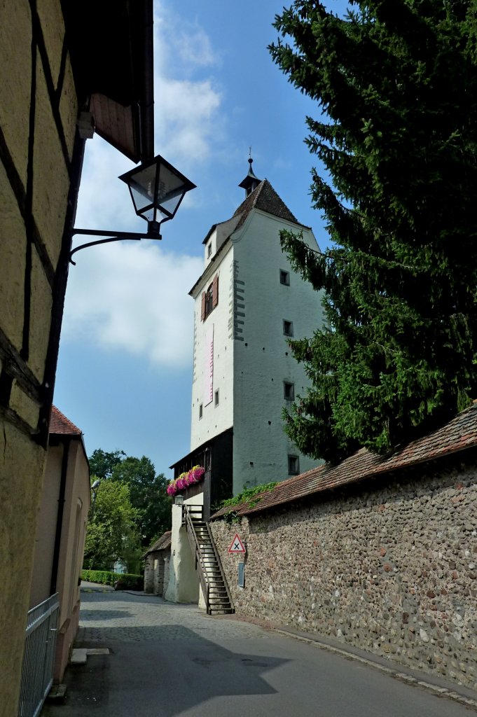 Isny, Teil der Stadtmauer mit dem Espantor von 1413, Aug.2012