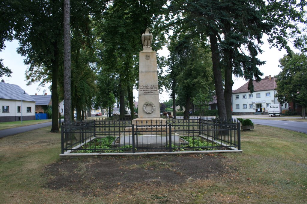 Jnschwalde, Obelisk fr Gefallene des 1. Weltkrieg, 26.08.09 