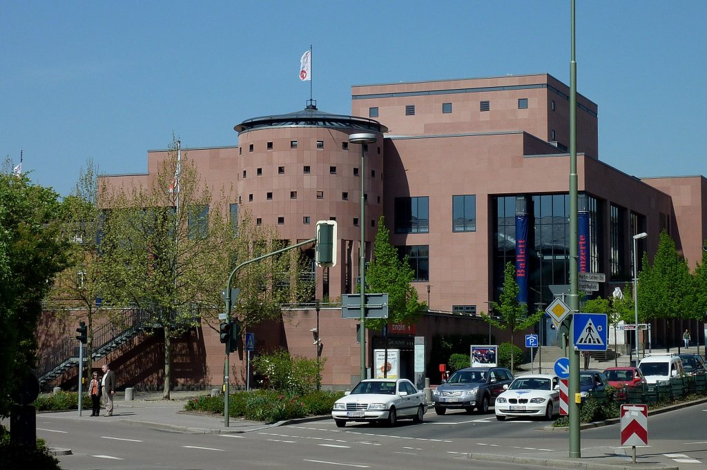 Kaiserslautern, das Pfalztheater wurde 1995 fertiggestellt, April 2011